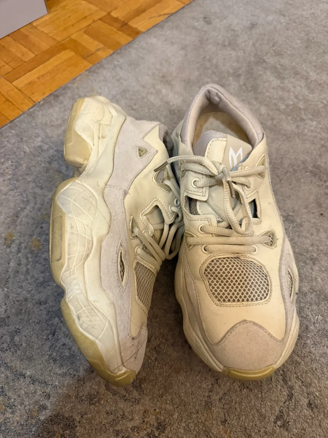 Hugo Boss Cream Sneaker image indicator(3)