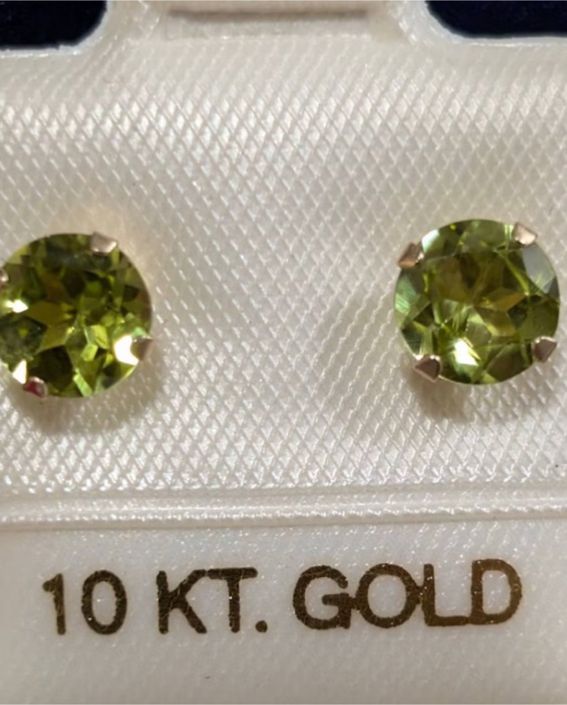 10KT Gold Peridot Stud Earrings