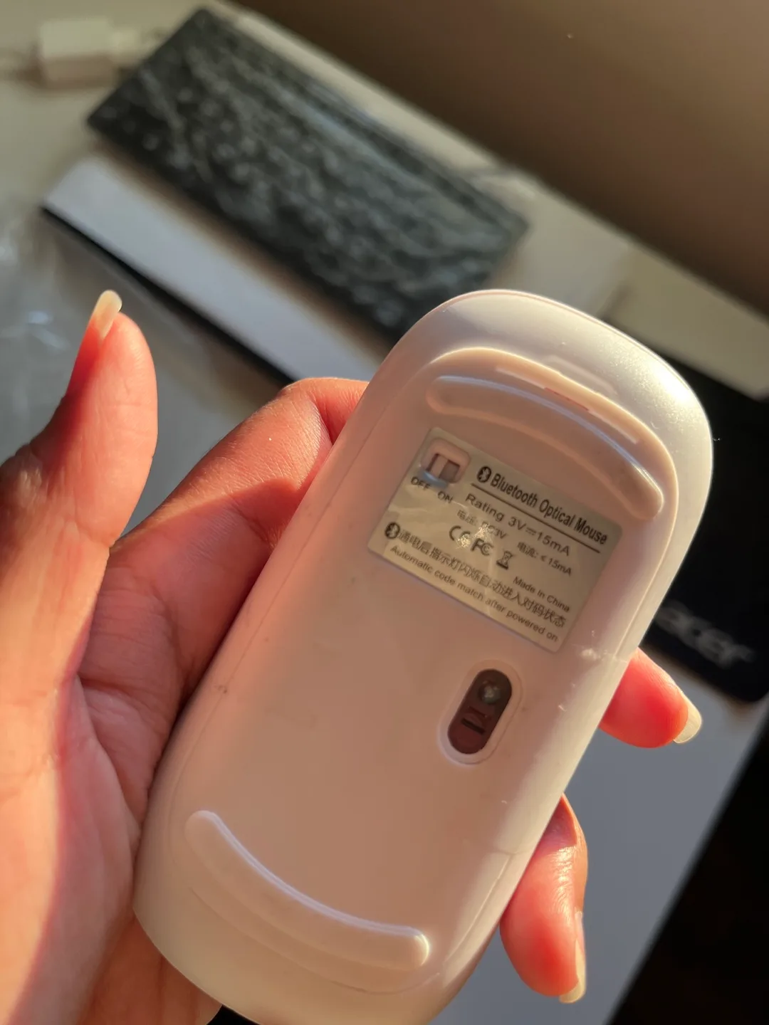 White Wireless Keyboard and Mouse Combo image indicator(7)