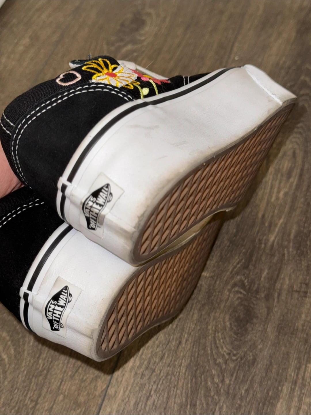 Vans Old Skool sneakers with floral embroidery - photo 5