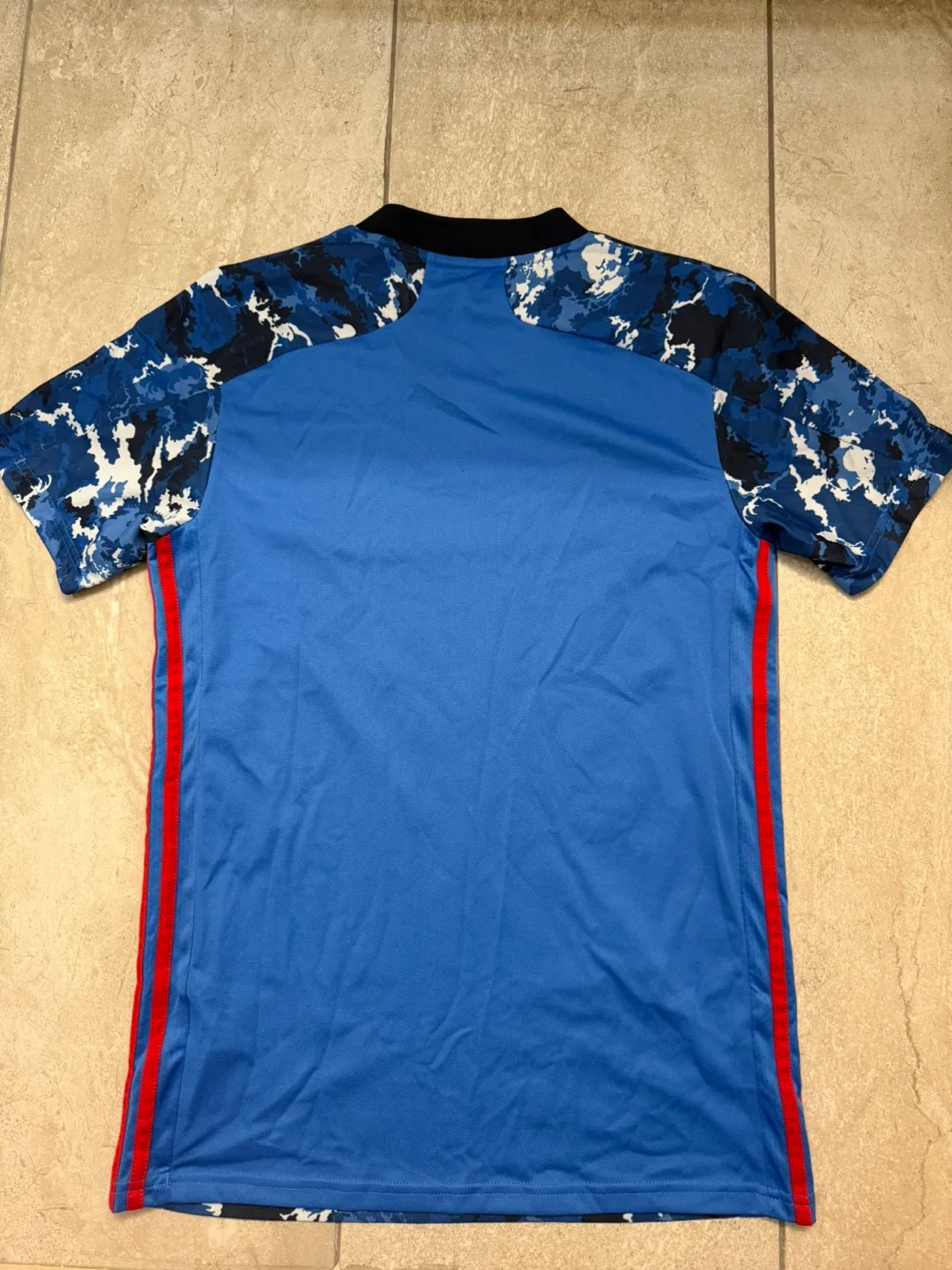 Adidas Japan Jersey 2020/21 men’s small - authentic fan version image indicator(2)