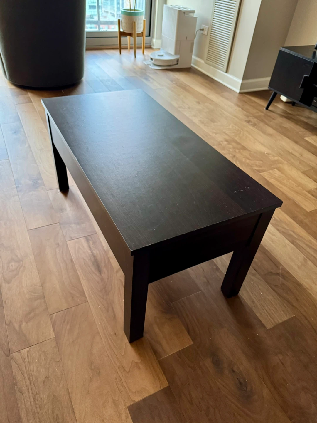 Black Lift-Top Coffee Table
