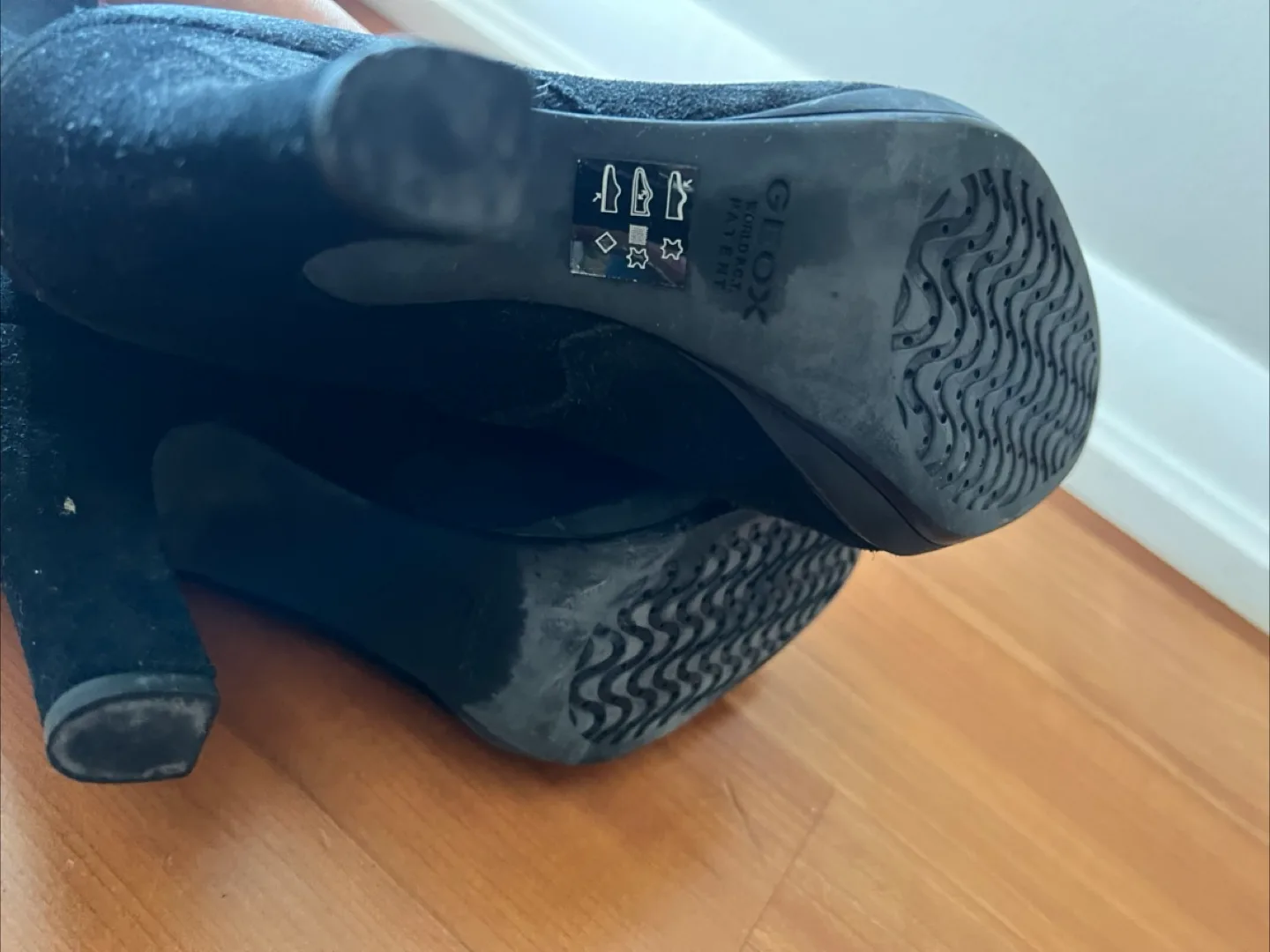 New- never worn Geox Black Suede -  Size 6.5 Boots image indicator(5)