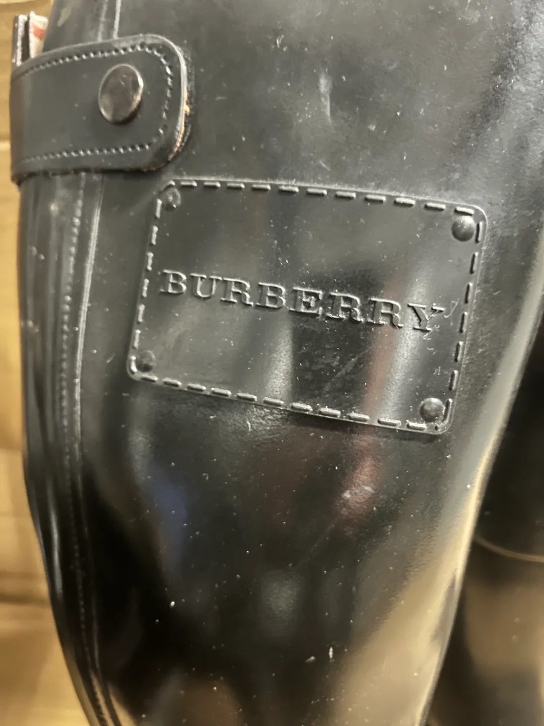 Burberry Equestrian Black Rain Boots- Size 36 image indicator(4)