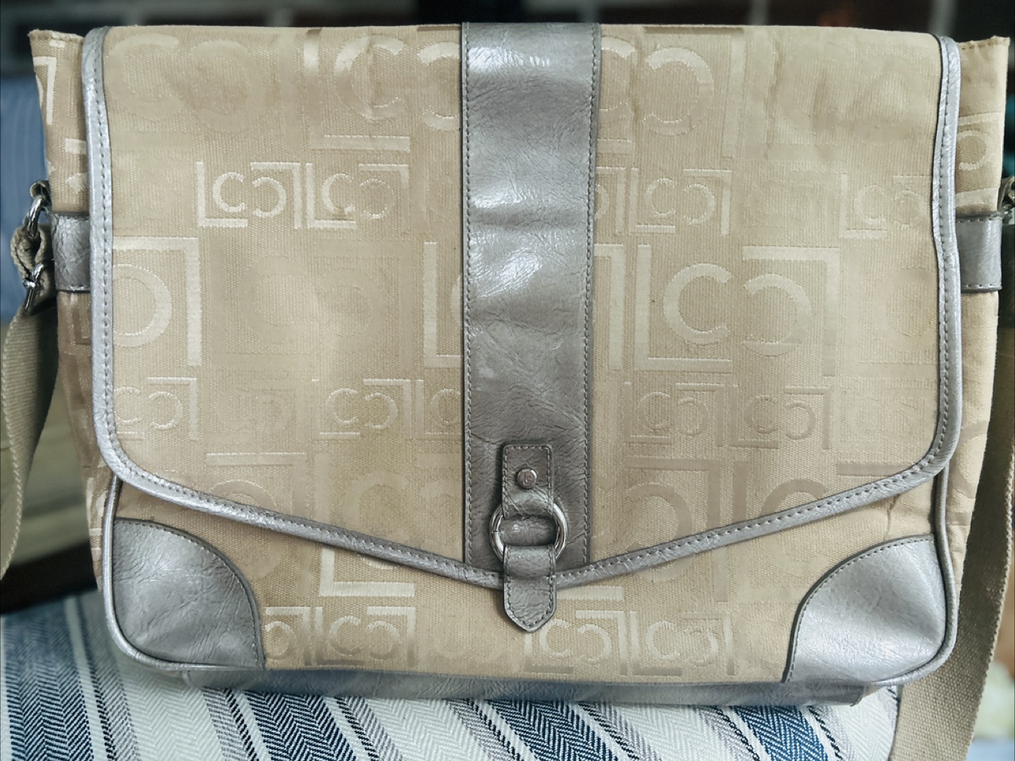 Liz Claiborne Shoulder Bag - photo 2
