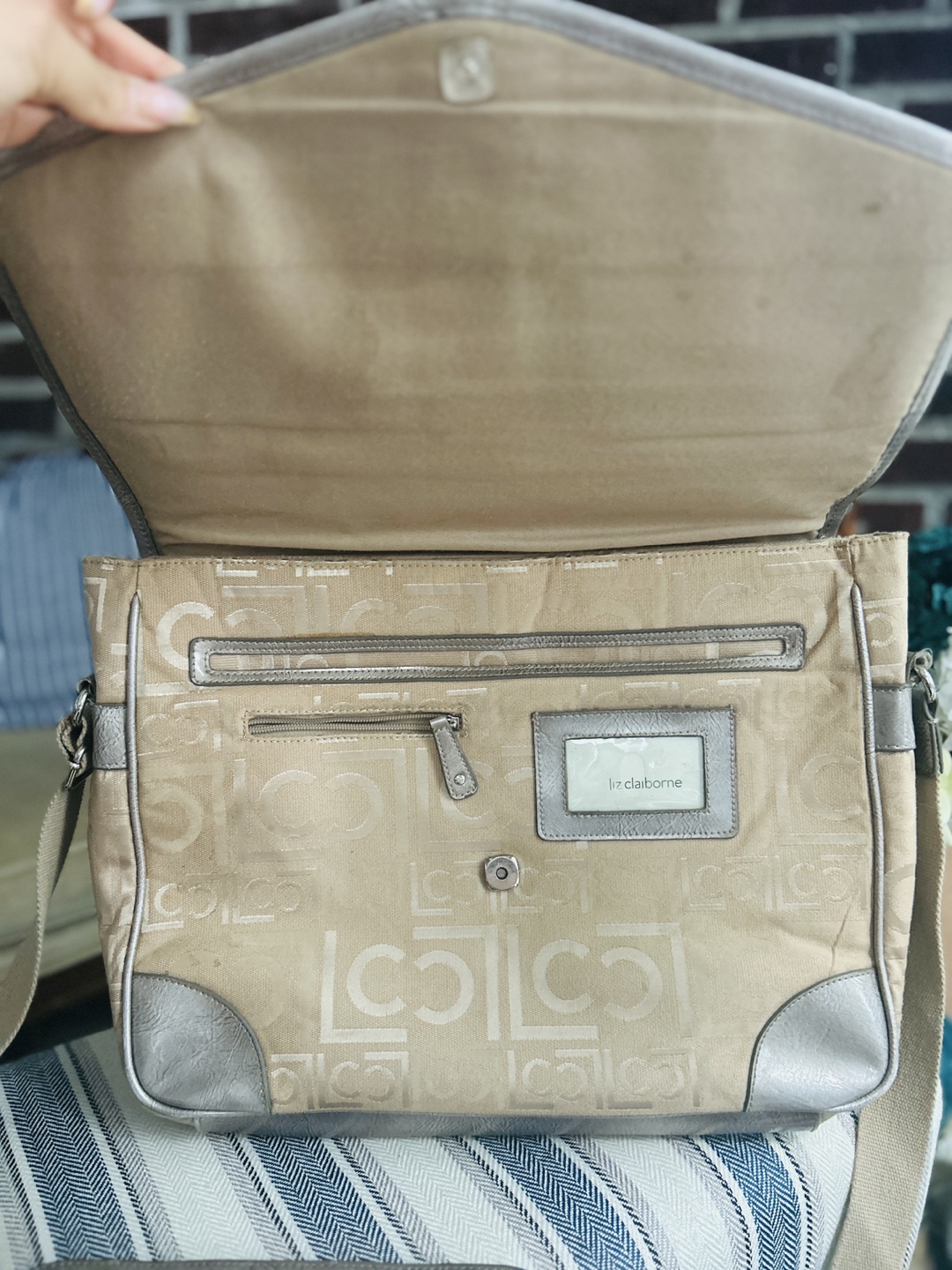 Liz Claiborne Shoulder Bag - photo 3