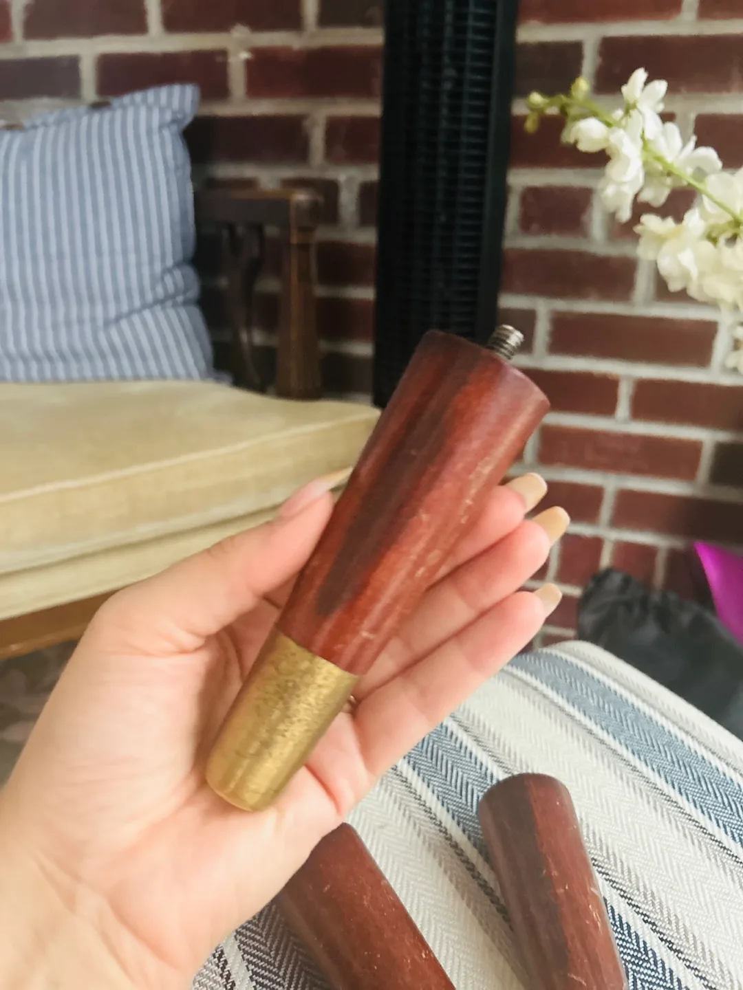 Set of 4 Wood & Brass Furniture Legs image indicator(2)