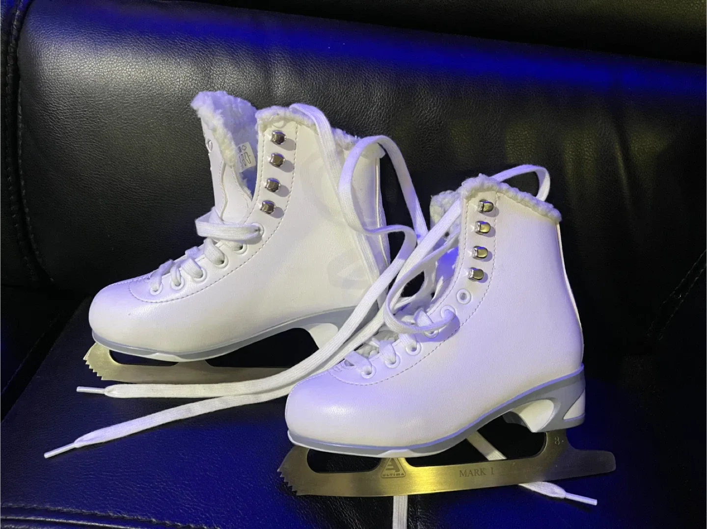 Dominion 1500 Ice Skates - Size 1 thumbnail