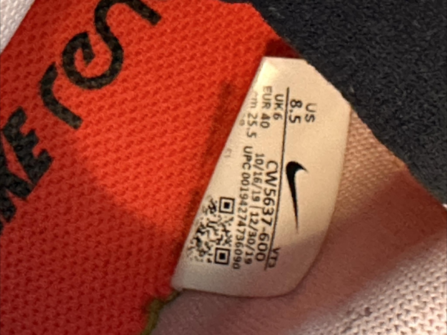 Nike Renew Run Sneakers - Size 8.5 US - photo 3