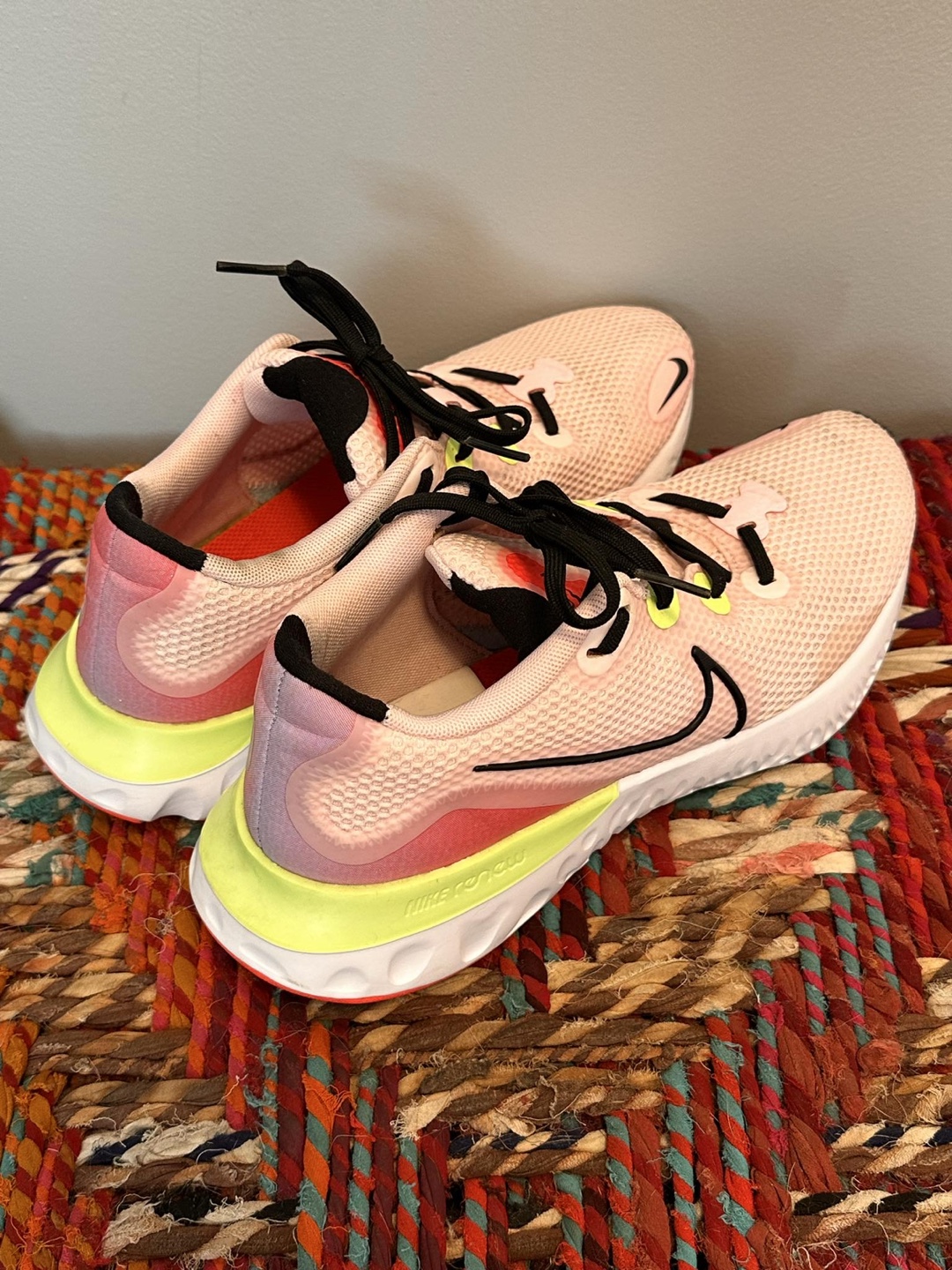 Nike Renew Run Sneakers - Size 8.5 US - photo 5