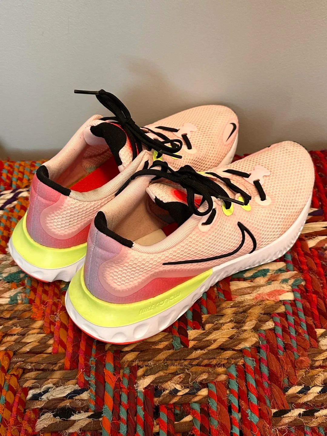 Nike Renew Run Sneakers - Size 8.5 US image indicator(5)