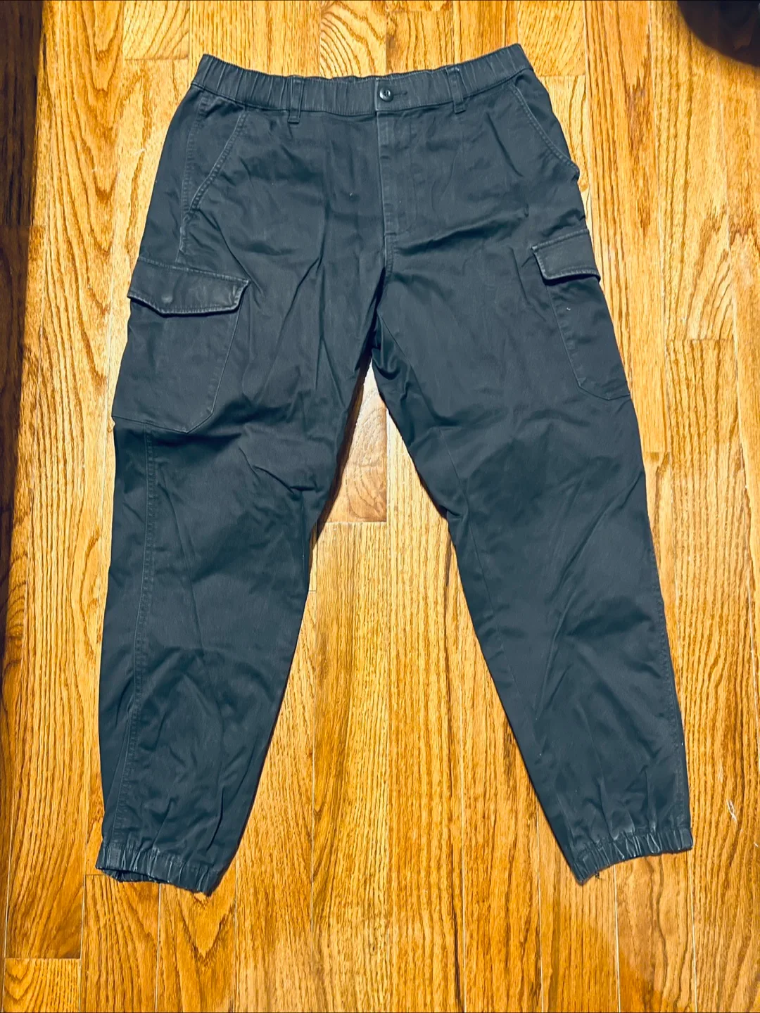 Black uniqlo Cargo Pants thumbnail