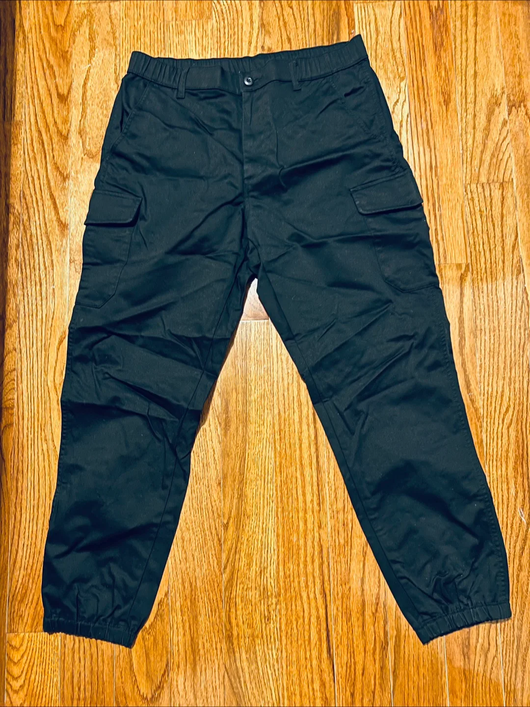 Black uniqlo Cargo Pants thumbnail