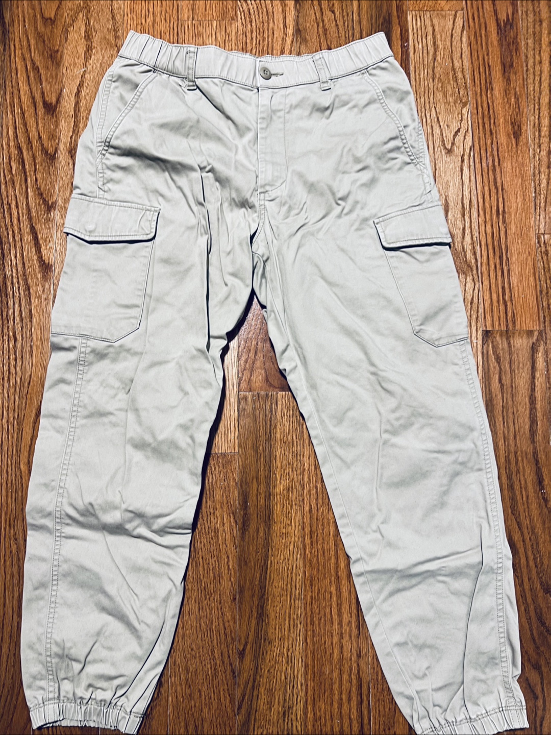 uniqlo beige cargo pants