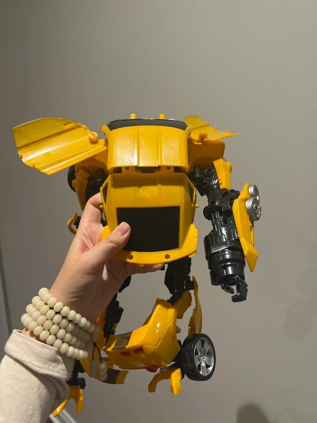 Transformers Bumblebee Action Figure image indicator(2)