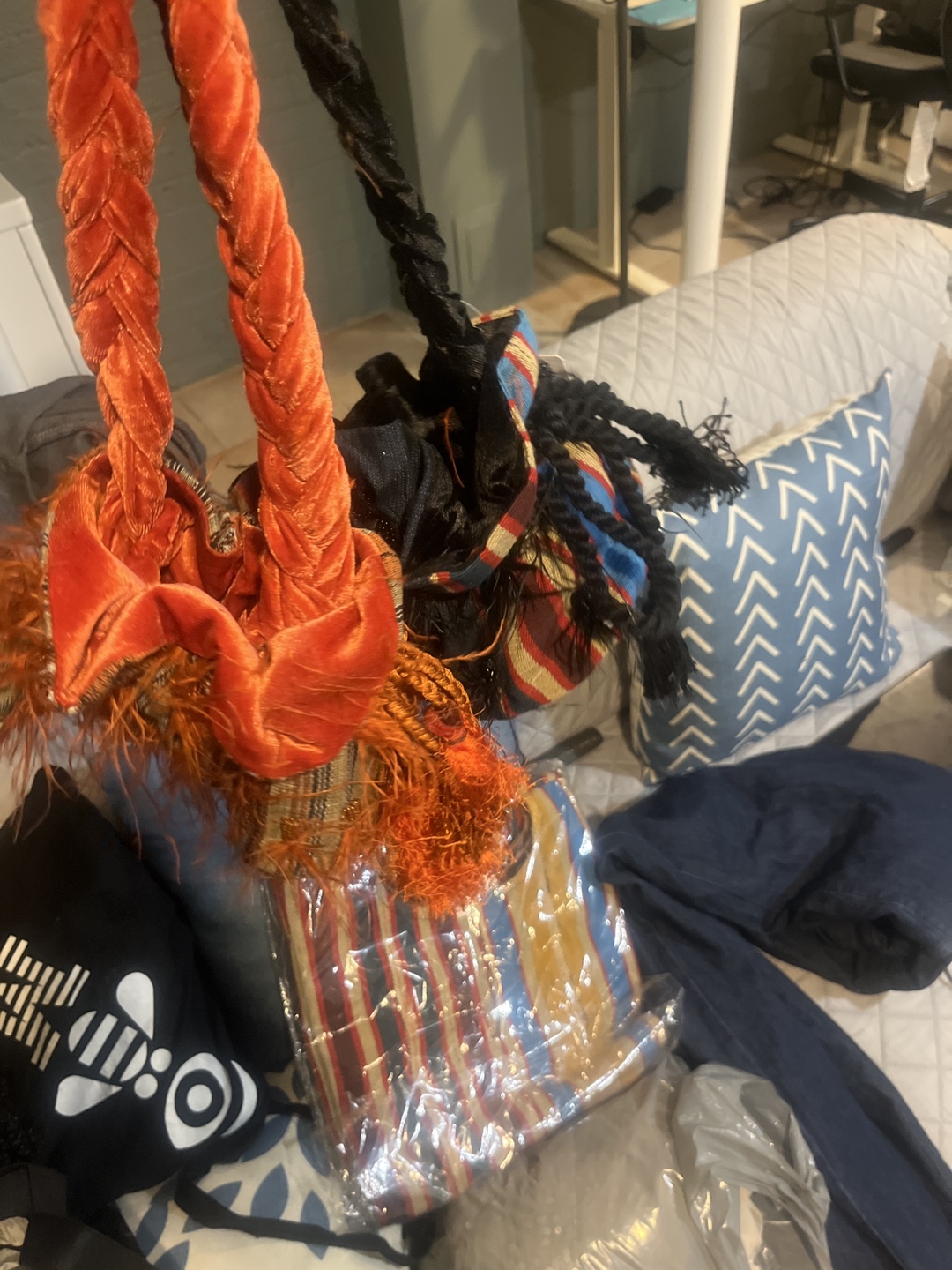 Handmade aso oke  indigenous  Bags similar to banke kuku - photo 3