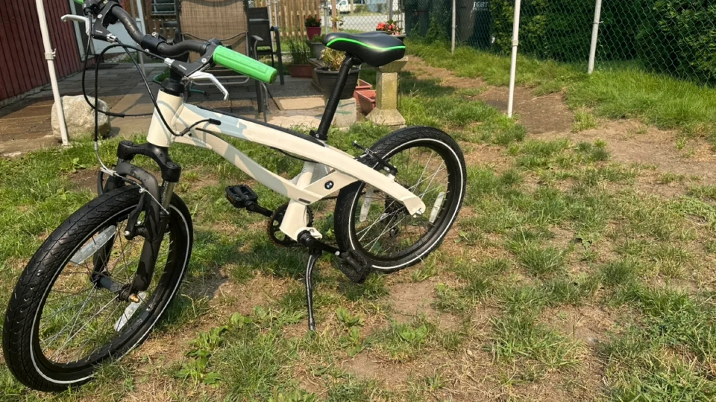 BMW Kids Bike - White image indicator(3)