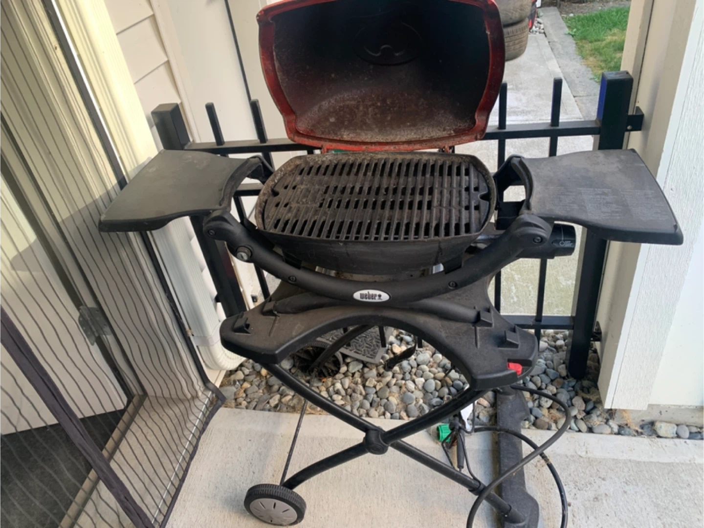 Weber Q1200 Portable Gas Grill - Red - photo 2