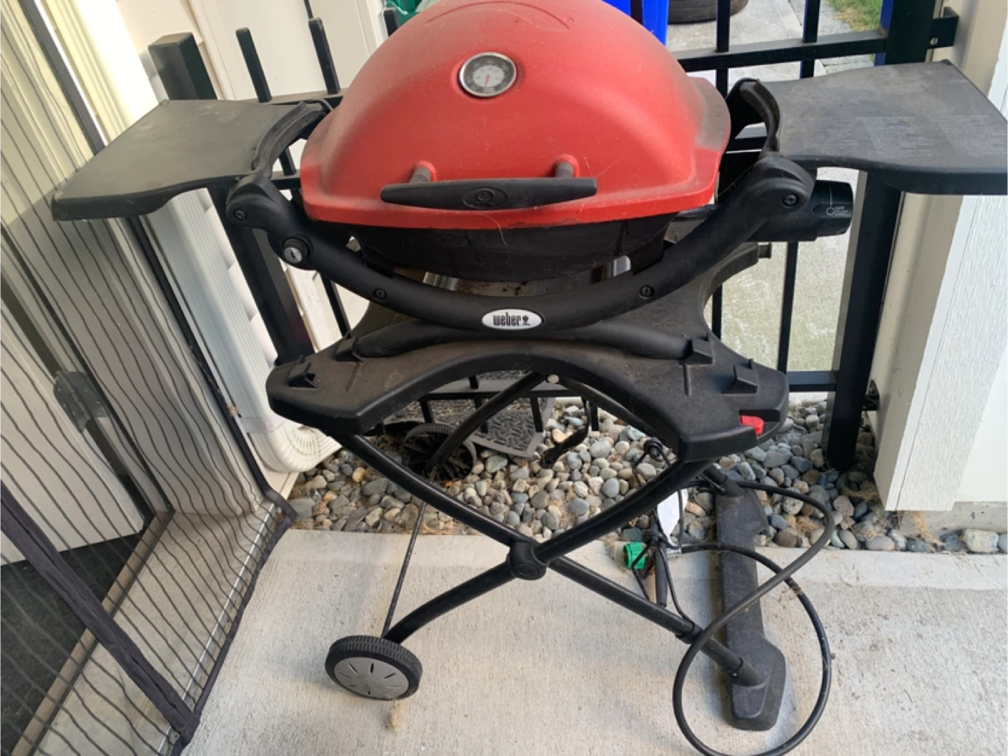 Weber Q1200 Portable Gas Grill - Red
