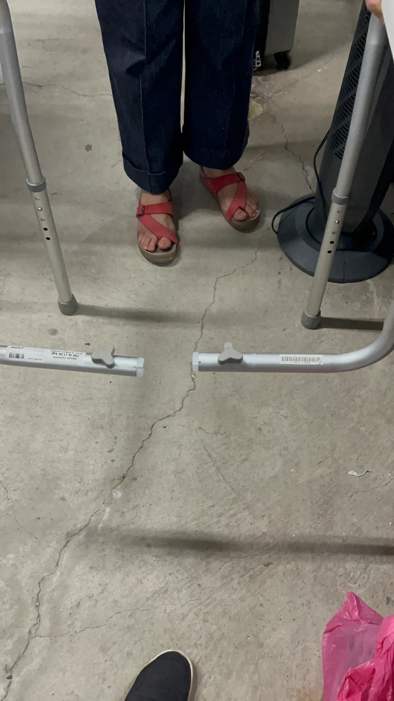 Elderly devices - cane and toilet handles image indicator(4)