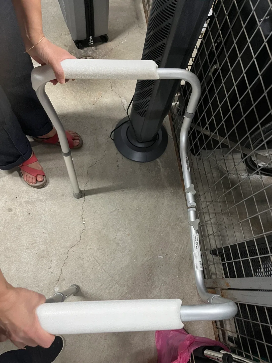 Elderly devices - cane and toilet handles image indicator(3)