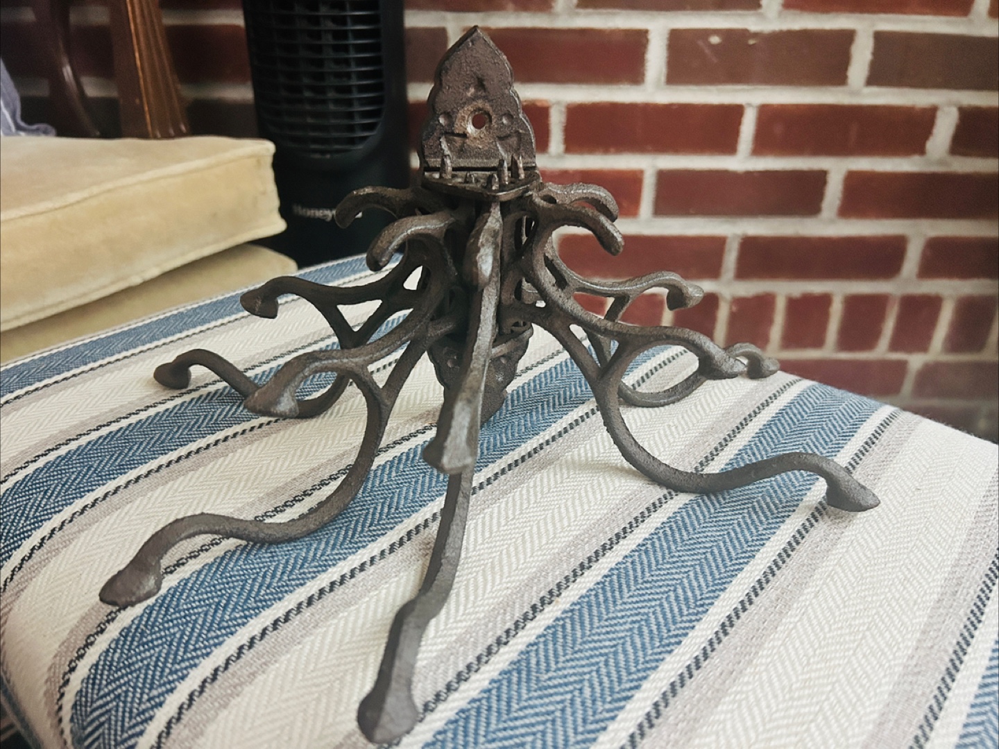 Vintage Cast Iron Octopus Wall Hook - photo 3