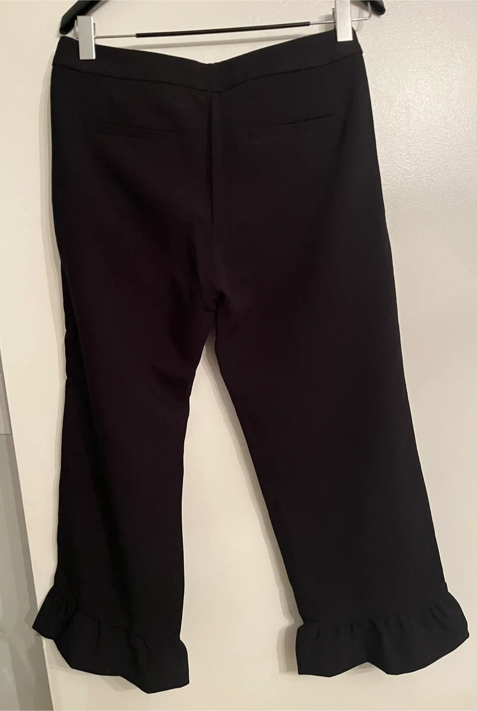 Banana Republic Black Ruffle Hem Trousers - Size 6 image indicator(3)