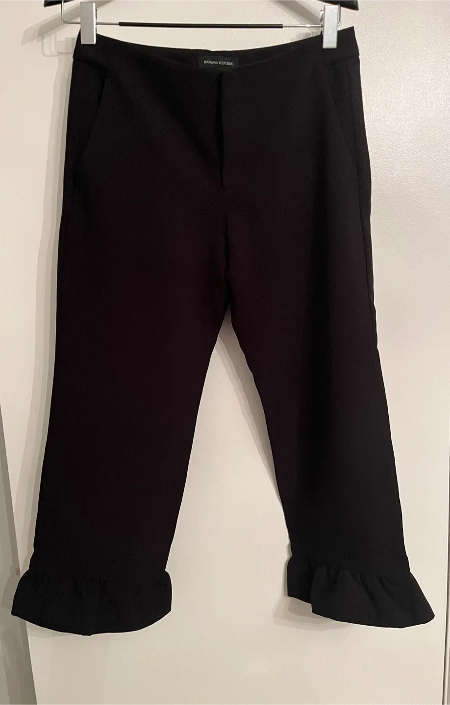 Banana Republic Black Ruffle Hem Trousers - Size 6 image indicator(2)