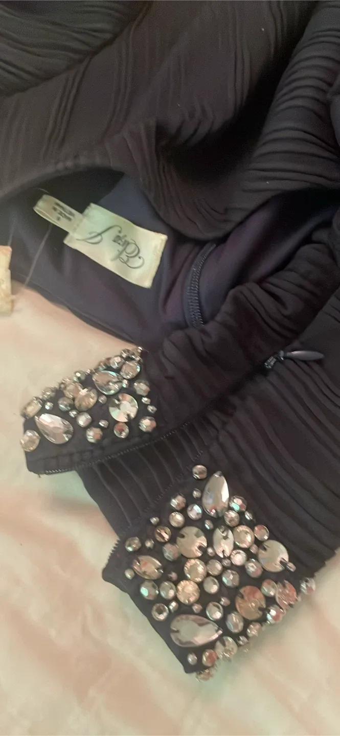 Dark navy dress image indicator(3)