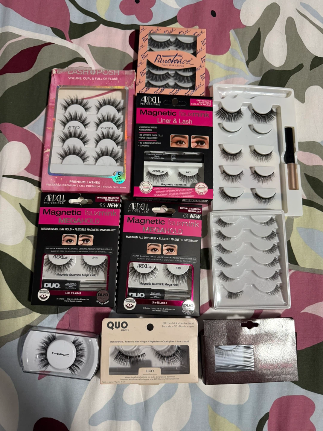 Bundle of new false lashes