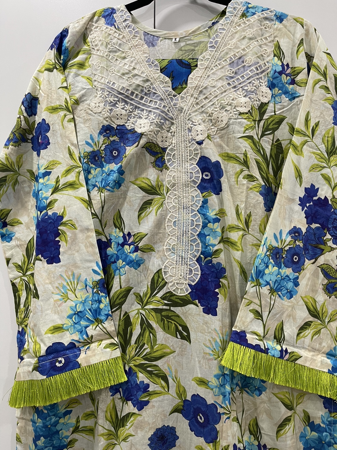 Beautiful lawn 3 piece Dress for sale - photo 2