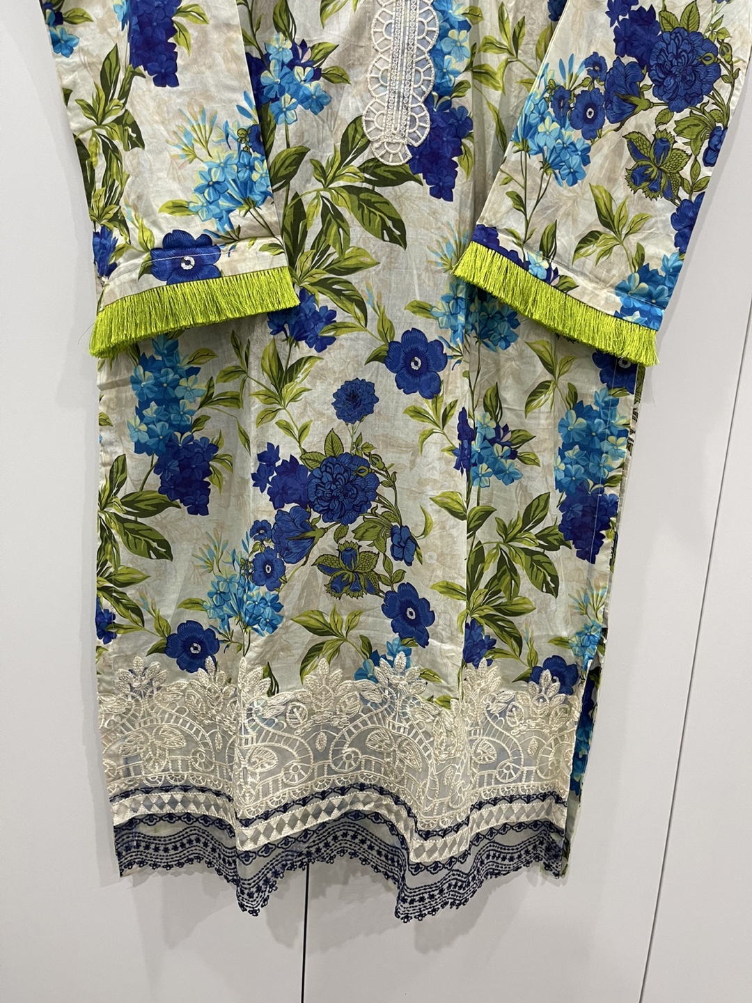 Beautiful lawn 3 piece Dress for sale - photo 3