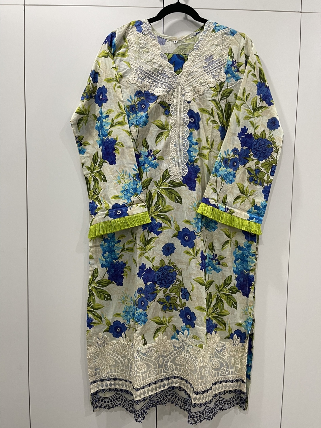 Beautiful lawn 3 piece Dress for sale