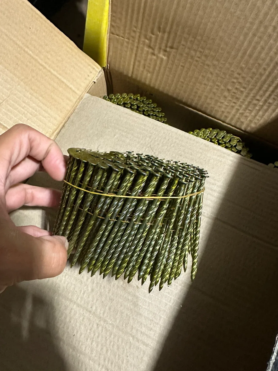 15° Coil Framing Nails 3 1/4" Spiral Vinyl thumbnail