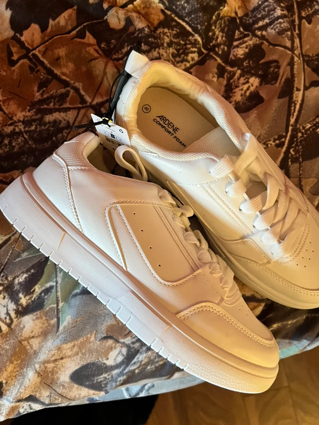 New Ardene White Sneakers - Size 8 image indicator(2)