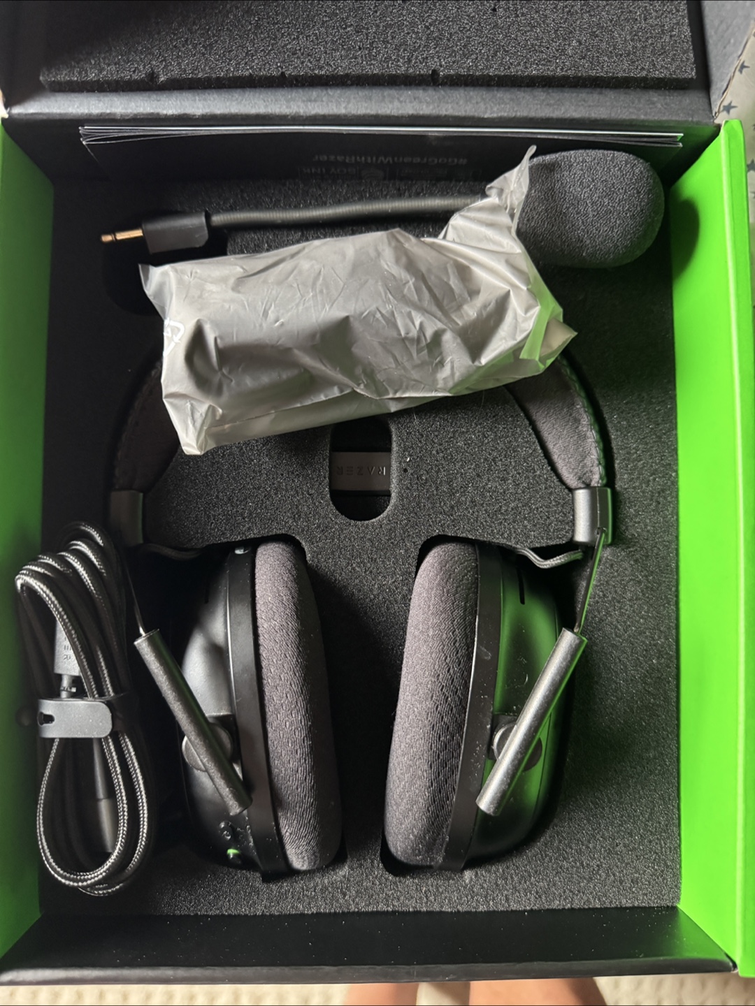 New Razer Blackshark V2 Pro Wireless Headset - photo 4