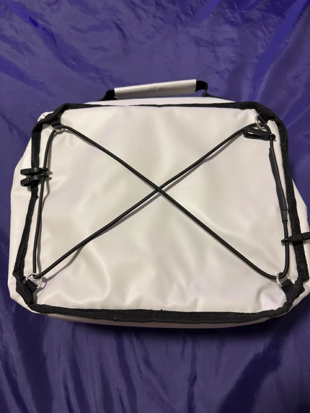 iRocker Lunch Box Cooler - Gray image indicator(2)