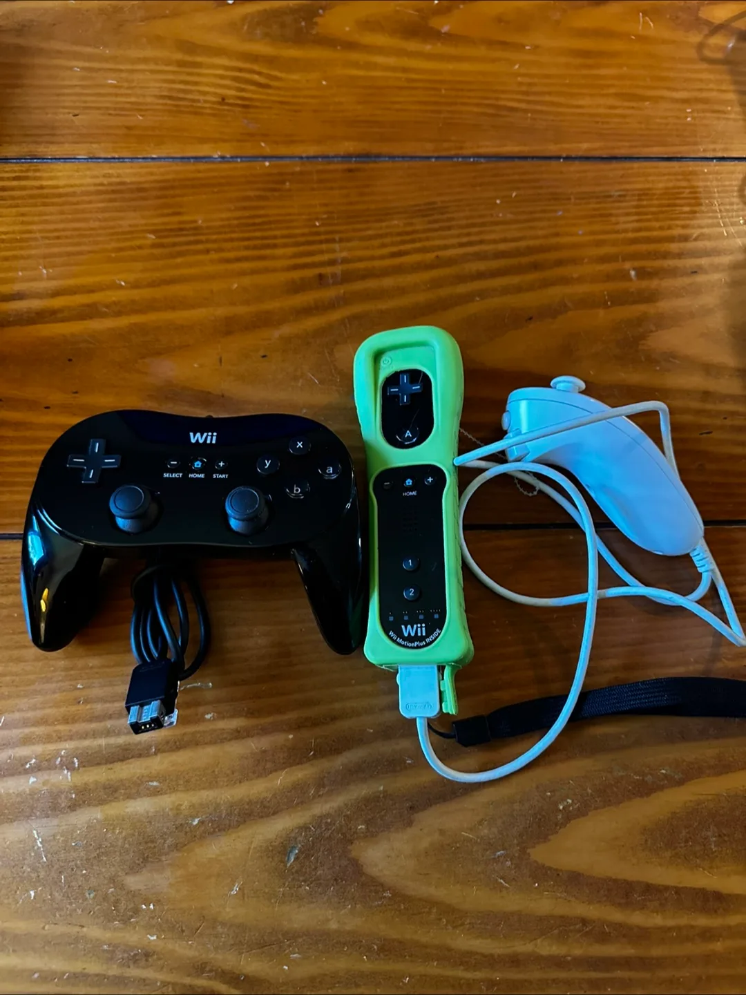 Nintendo Wii Controllers & Nunchuck thumbnail