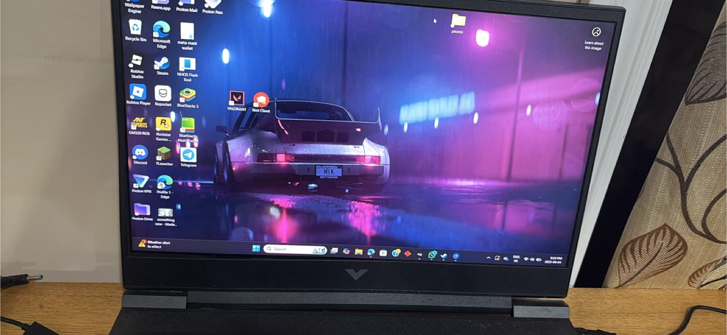 HP Victus Gaming Laptop - photo 2