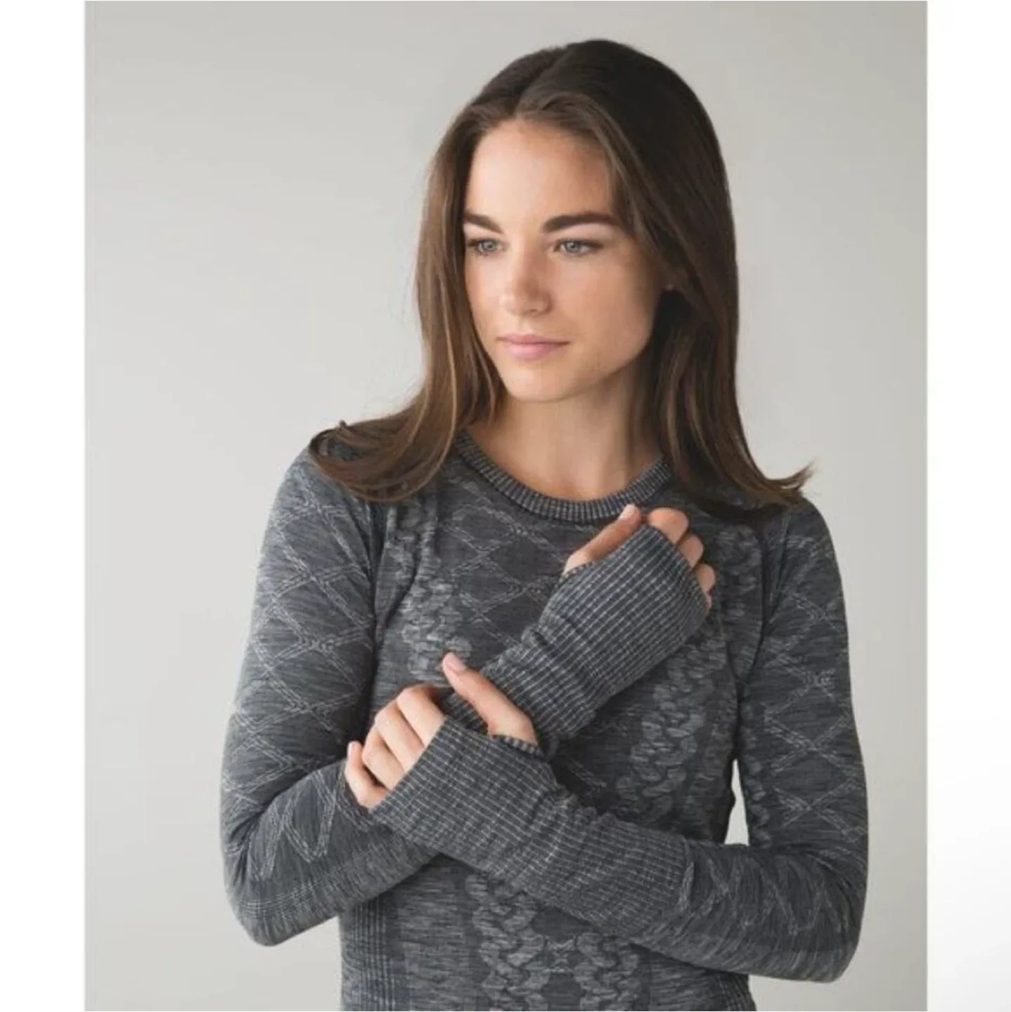 Lululemon Rest Less long sleeves pullover size 2 NEW WITH TAG image indicator(2)