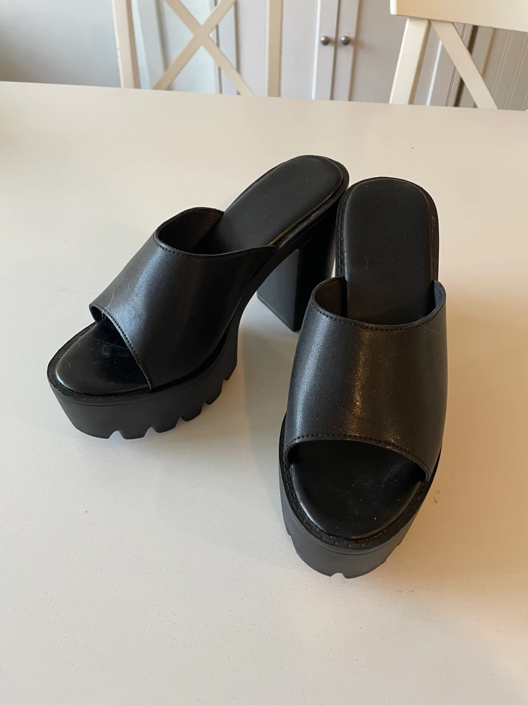 Black open toe platform heels sandals size 7.5
