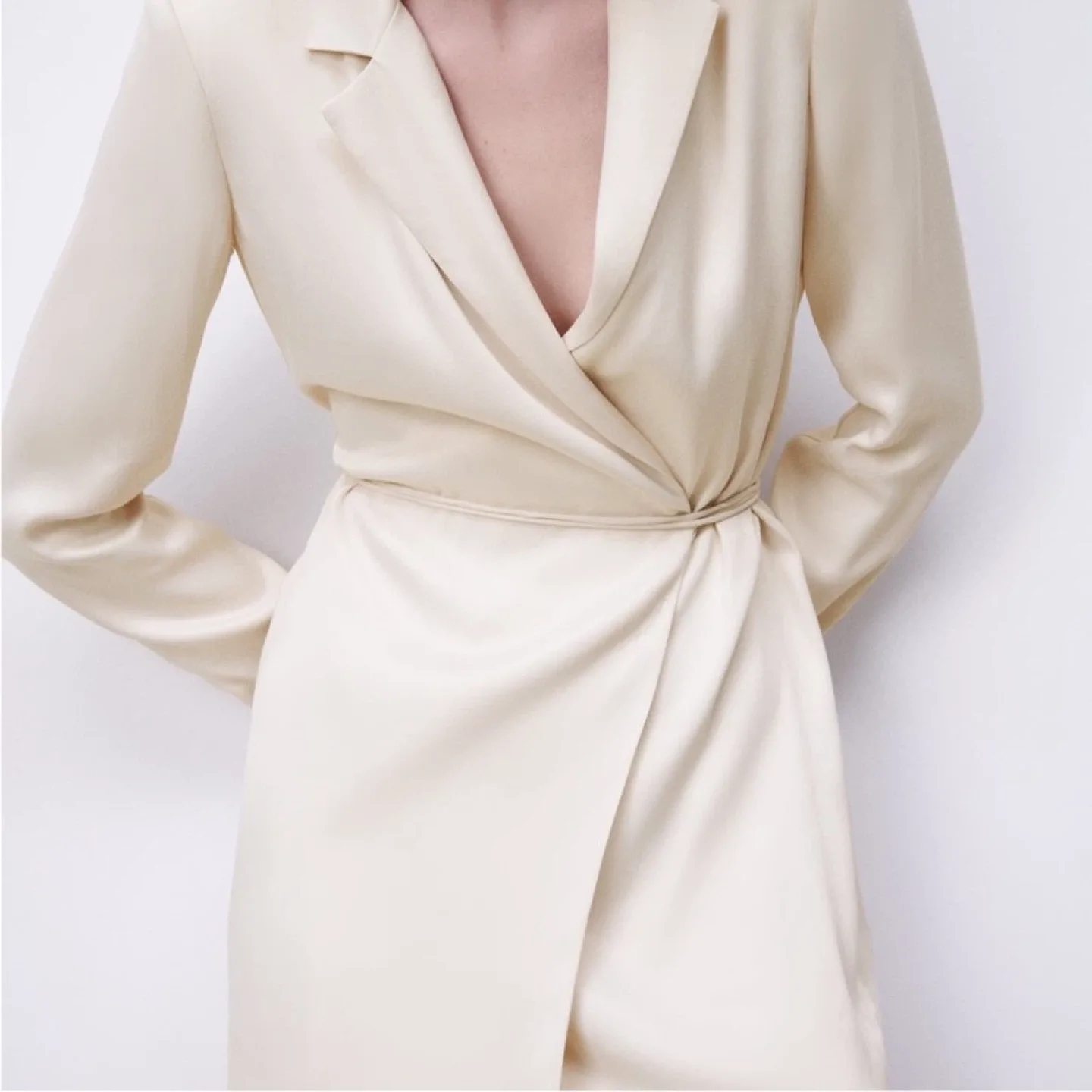 NEW WITH TAG Zara satin wrap dress Small image indicator(5)