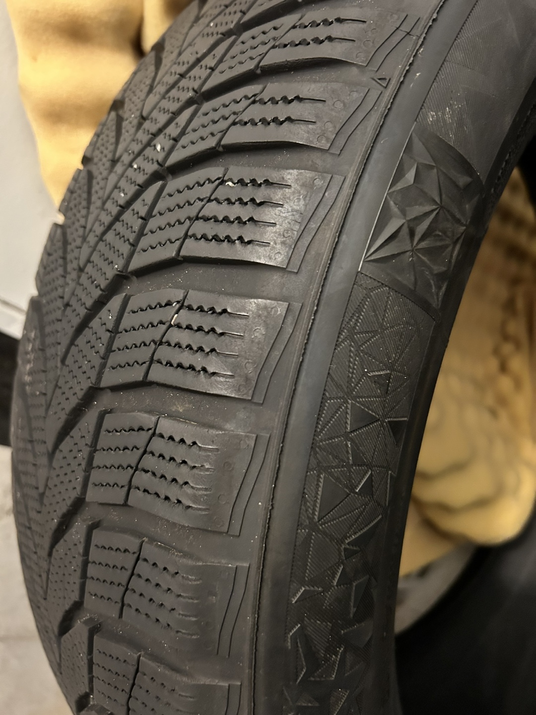 Nexen WinGuard WinSpike 3 235/55R19 Tire - photo 2