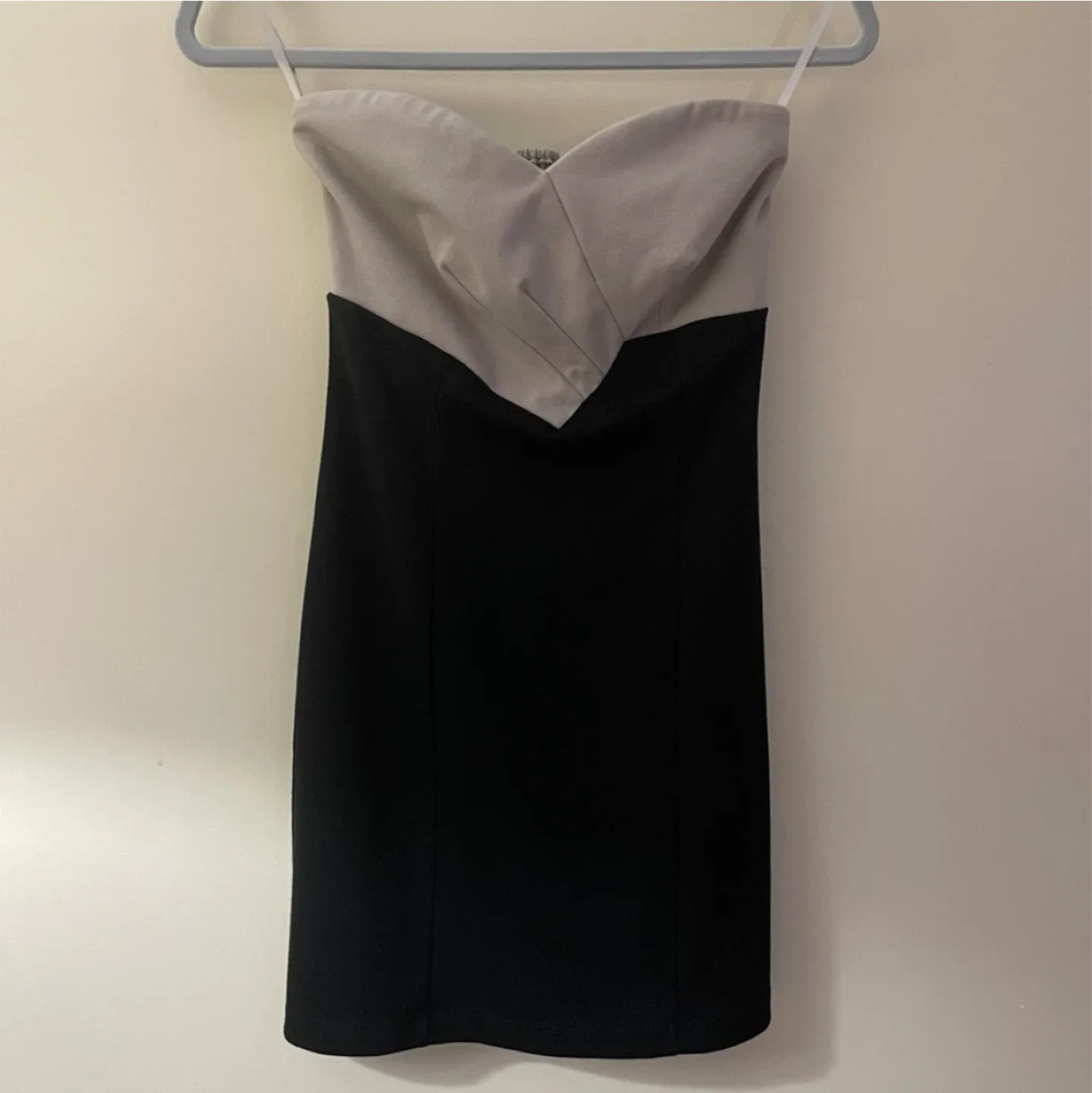 Urban Outfitters colourblock strapless dress image indicator(2)