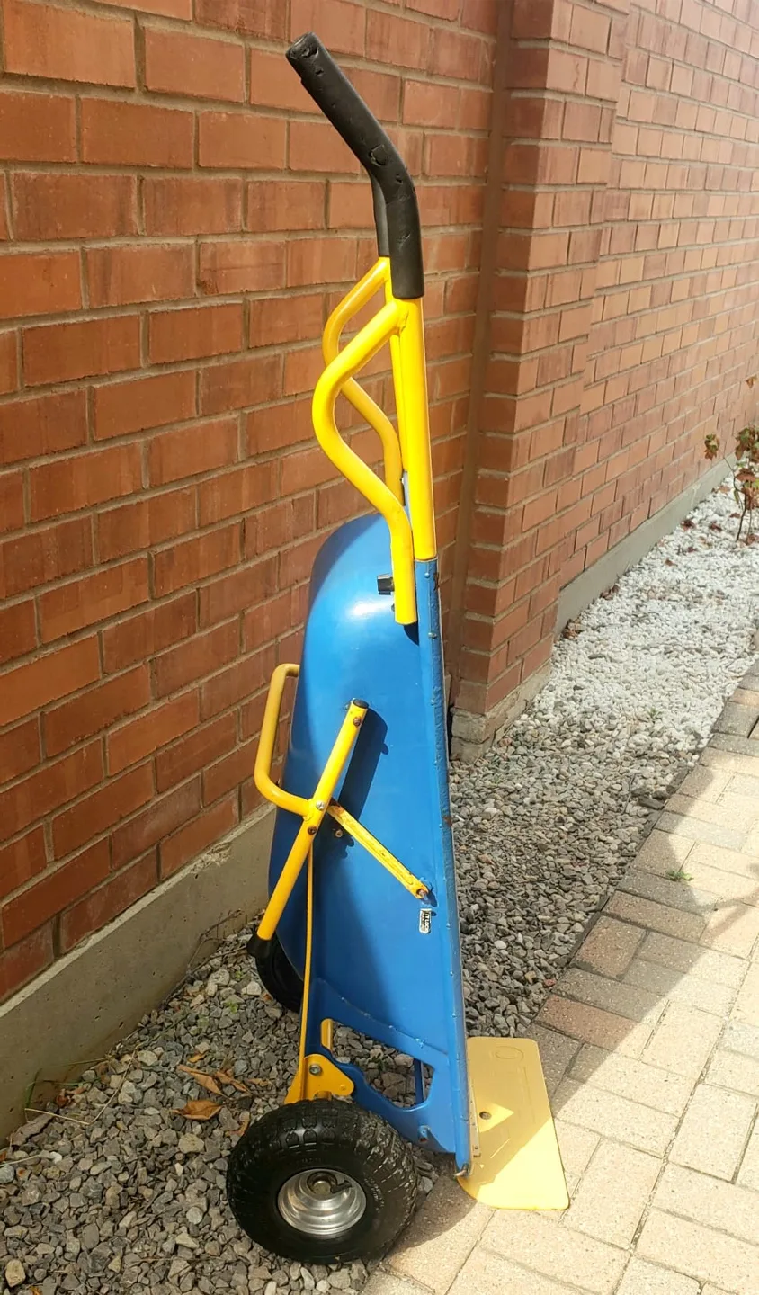 Blue & Yellow Wheelbarrow image indicator(2)