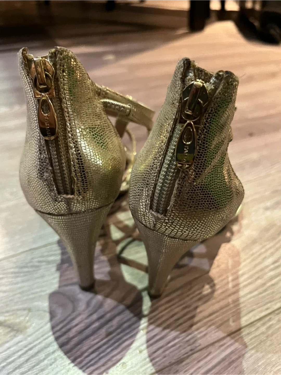 Tahari Gold Heels - Size 7 image indicator(3)