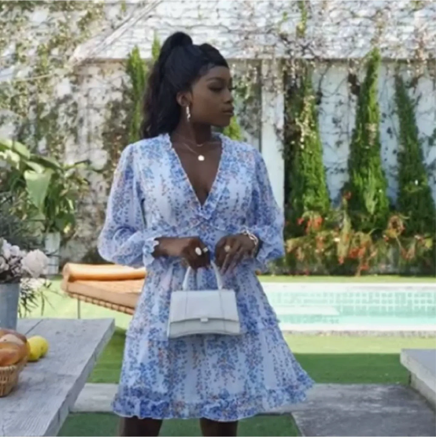 Ruffled dress with blue floral prints XL image indicator(2)