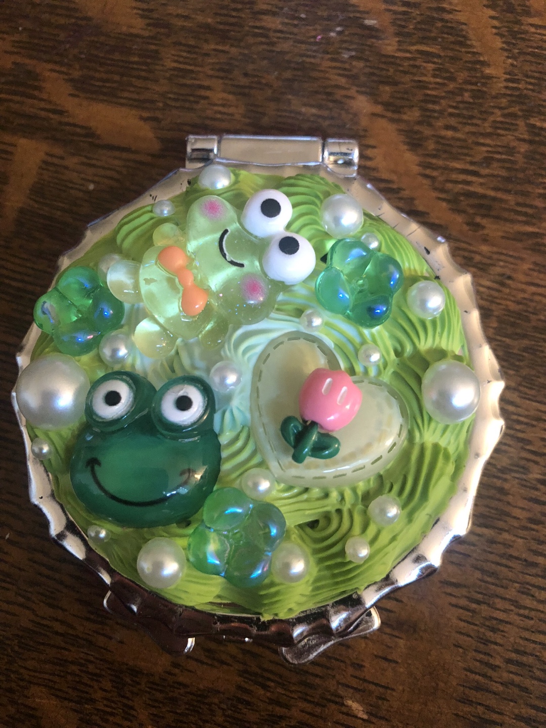 Handmade frog compact mirror