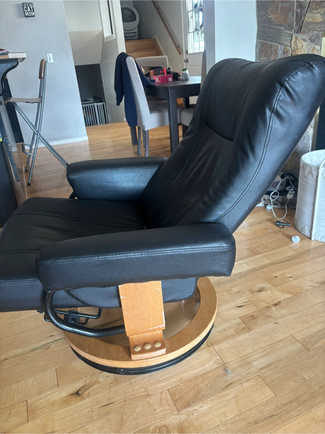 Black Leather Swivel Recliner Chair - photo 3