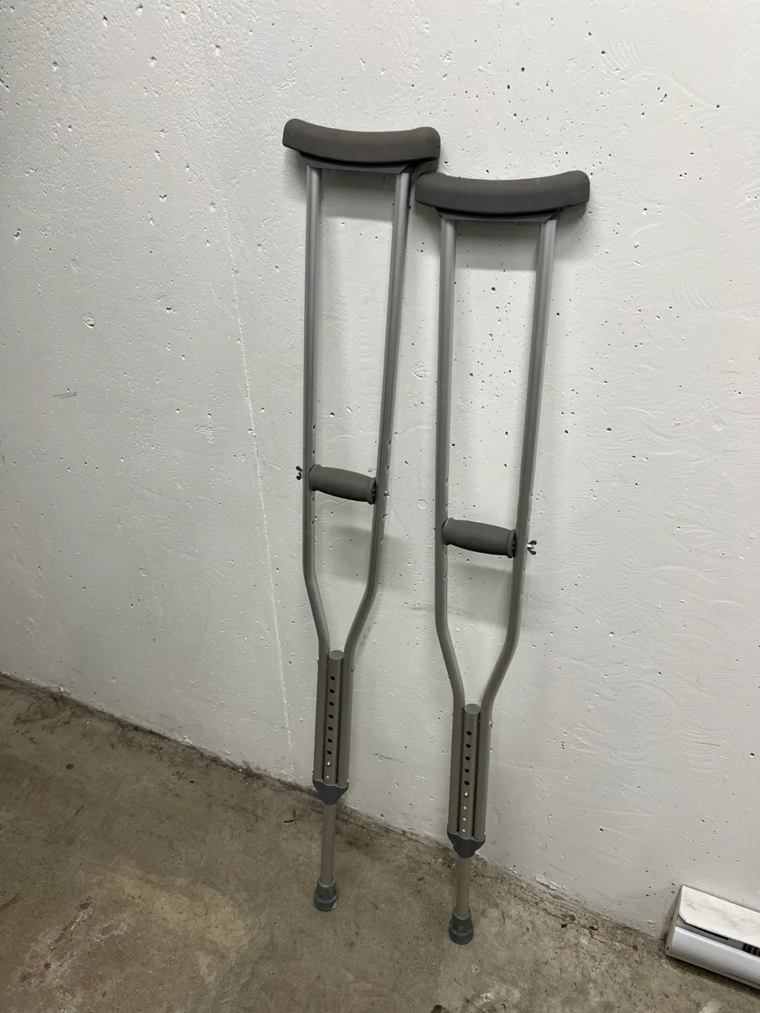 Adjustable Aluminum Crutches image indicator(4)